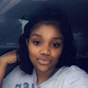 Meet your Posher, Deanna